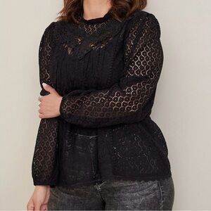 Torrid Black Mixed  Lace Women's Long Sleeve Blouse. Size 2 (18-20)